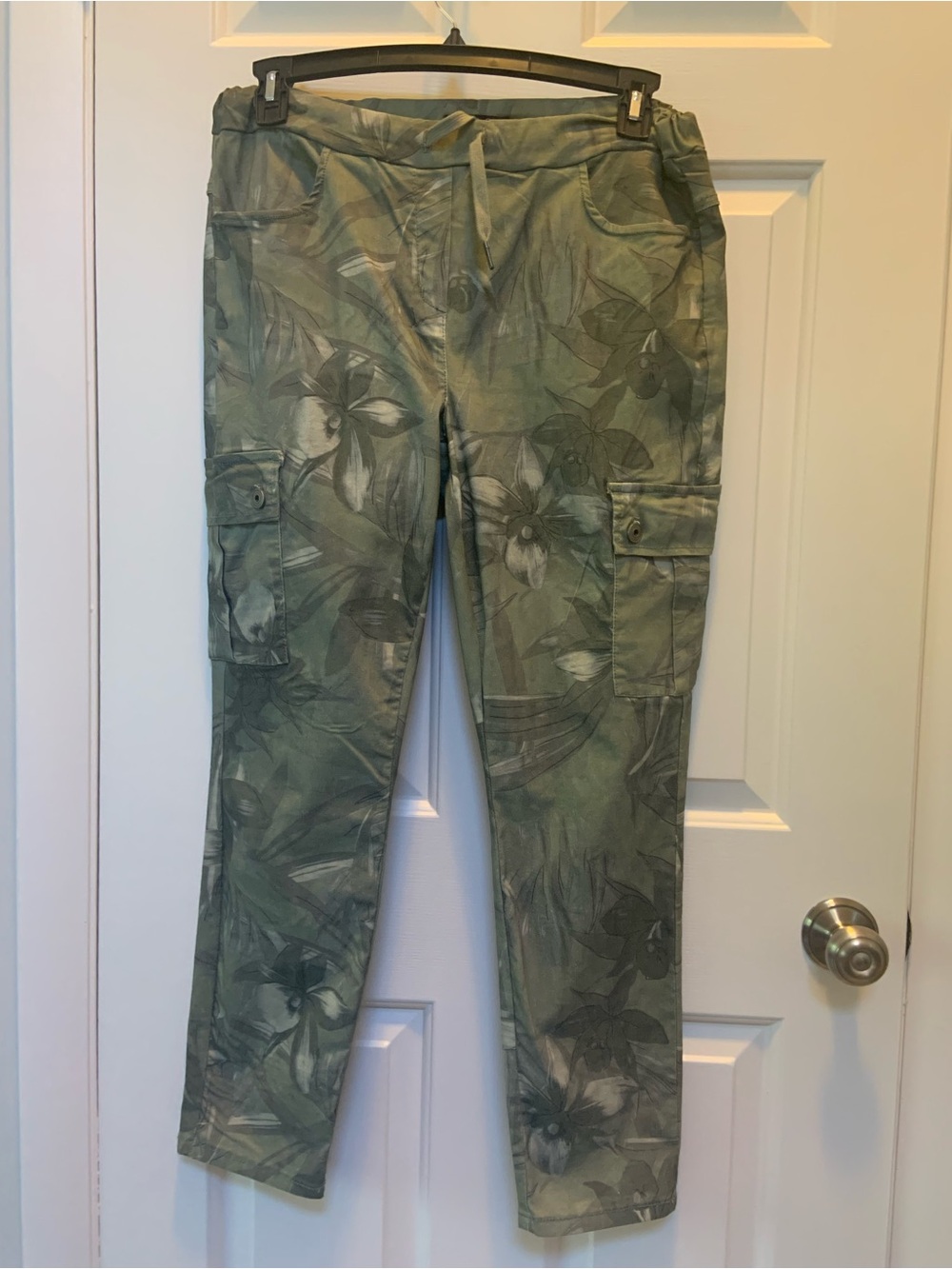 Charlie B Olive Floral Cargo Pants